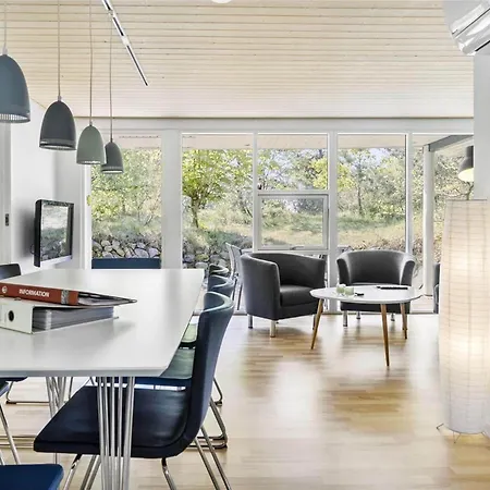 1517-aakirkeby-lyngvejen-2 * Vester Somarken