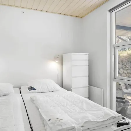 1517-aakirkeby-lyngvejen-2 בית נופש