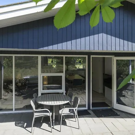 1517-aakirkeby-lyngvejen-2 בית נופש Vester Somarken