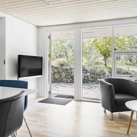 1517-aakirkeby-lyngvejen-2 * Vester Somarken