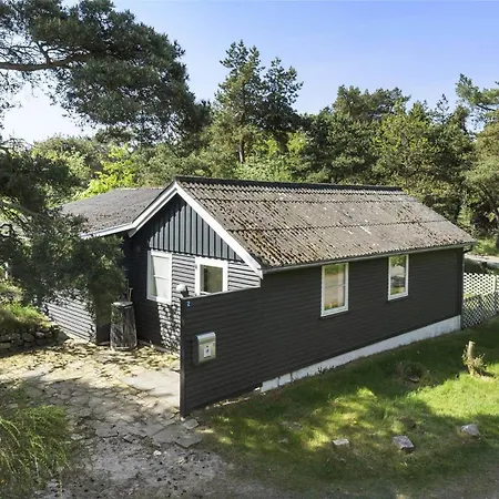 בית נופש 1517-aakirkeby-lyngvejen-2 Vester Somarken