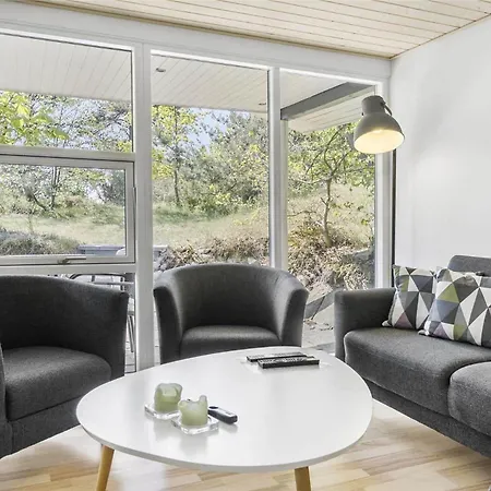 1517-aakirkeby-lyngvejen-2 度假居 Vester Somarken