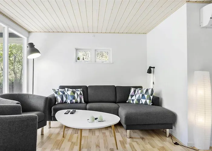 度假居 1517-aakirkeby-lyngvejen-2 *